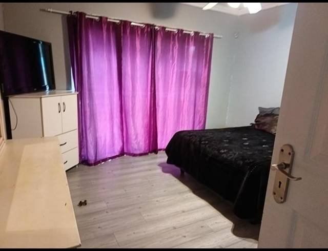 2 BEDROOM PROPERTY TO RENT IN LOMBARDY EAST